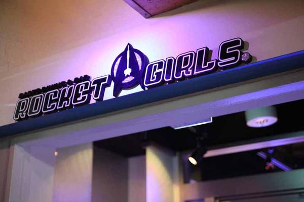 ROCKET GIRLS
