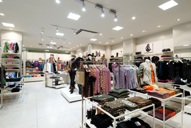 BENETTON 岐阜カラフルタウン店