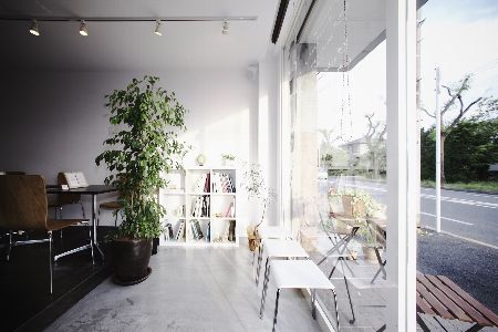 MONIQUE CAFE