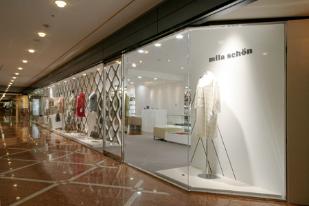 mila schon リーガロイヤル店 アパレルの内装・外装画像