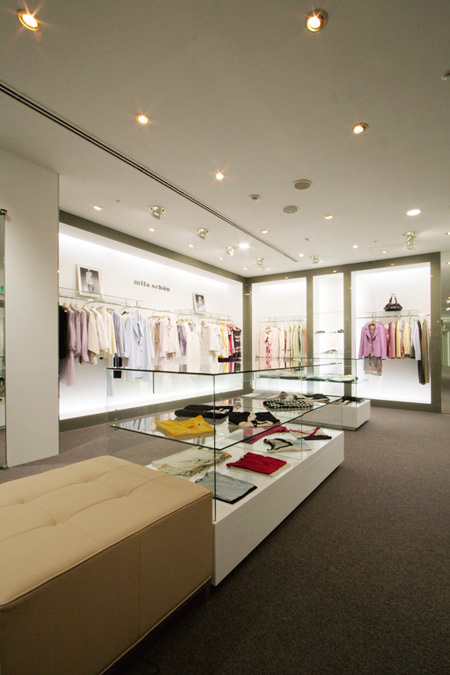 mila schon リーガロイヤル店