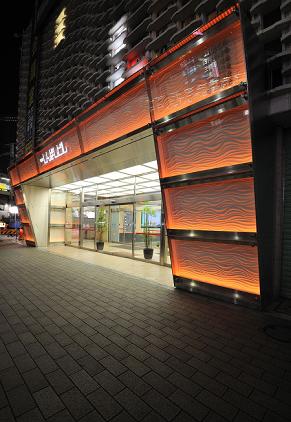 ニュー新橋ビルエントランスゲート
