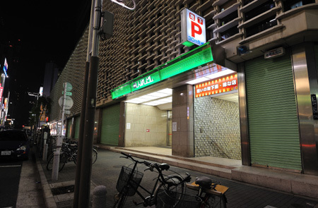 ニュー新橋ビルエントランスゲート