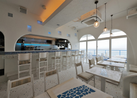 Seaside cafe Hanon