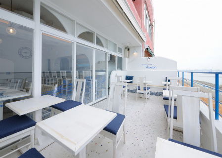 Seaside cafe Hanon
