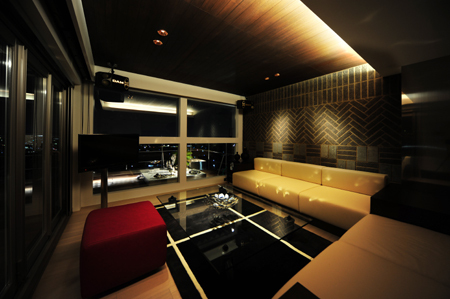 bar S
