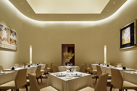 Restaurant Dominique Bouchet Tokyo