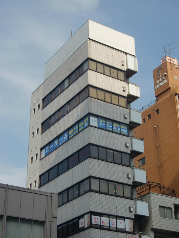 ビル窓面看板
