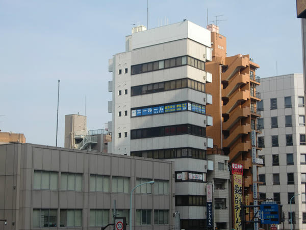 ビル窓面看板
