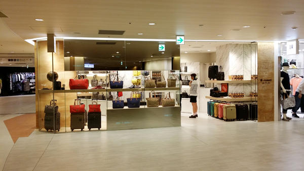 ラシット 新店舗情報 鞄雑貨店の内装・外装画像