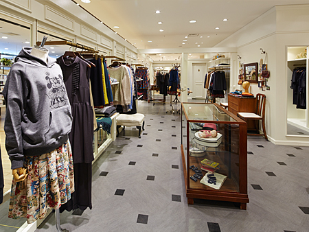 Lois CRAYON 高輪ウィング店