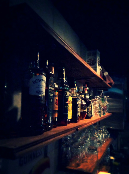 BEER DINING BAR QUANTUM MOON