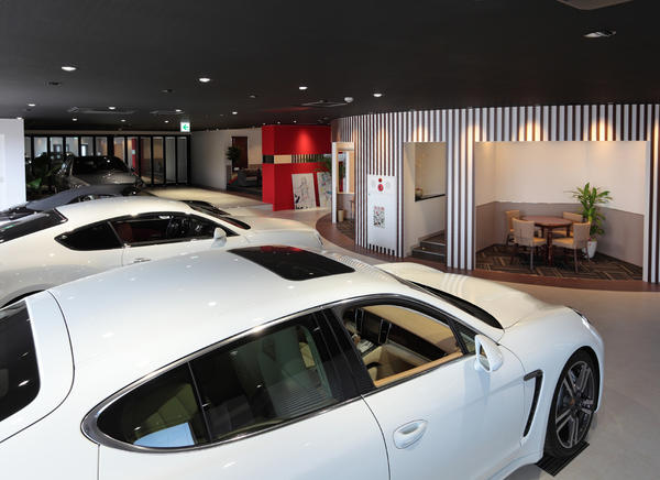 CAR SEVEN GALLERIA