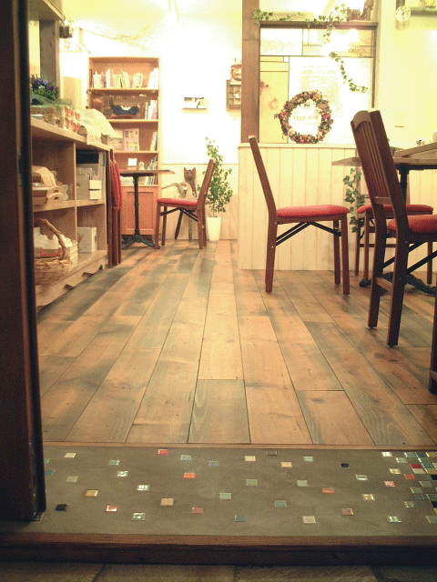 cafe tiny zoo