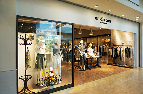 un dix cors OUTLET 幕張店 ブティックの内装・外装画像