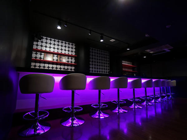 BAR miio ガールズバーの内装・外観画像