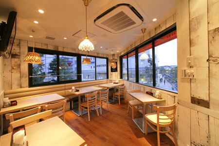 太陽の恵みカレー食堂 カレー専門店の内装・外装画像