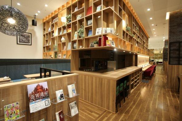 啓文社 BOOKS PLUS 緑町 本と出会える珈琲店 BOOK MEETS COFFEE カフェ・パン・喫茶, その他(飲食)の内装・外装画像
