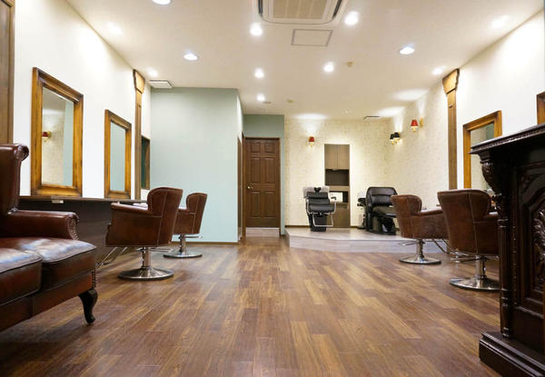 Bowbells hair&make up dressing 美容室 ヘアメイクサロンの内装・外装画像
