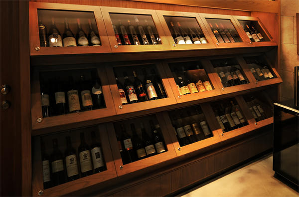 VinosYamazaki COREDO室町店