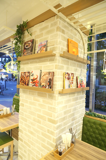 CAFE&WINE BASIL
