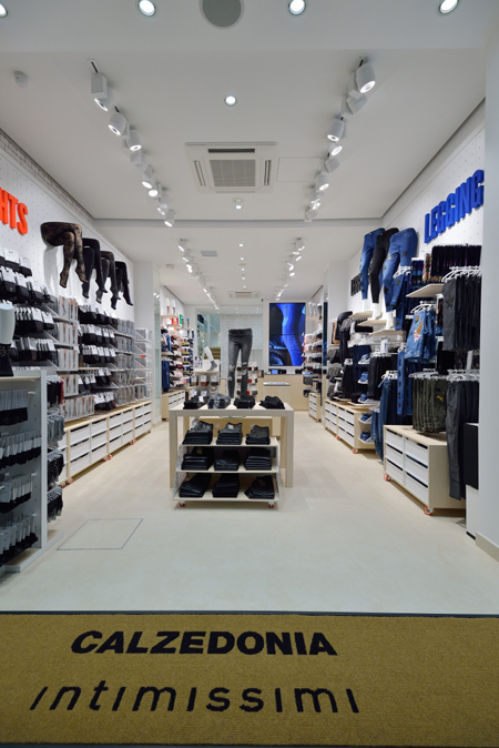 CALZEDONIA+INTIMISSIMI心斎橋
