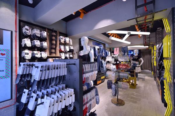 CALZEDONA竹下通り店