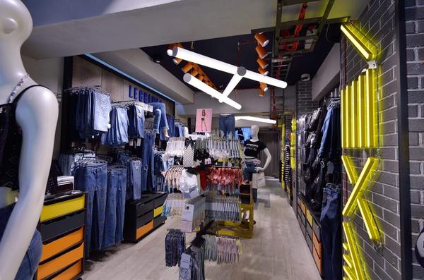 CALZEDONA竹下通り店