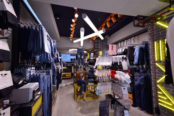 CALZEDONA竹下通り店