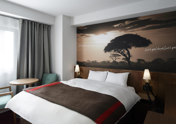 THE WALL HOTEL