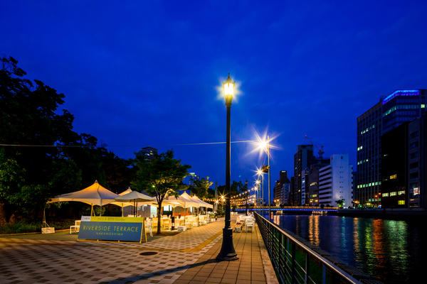RIVER SIDE TERRACE 中之島