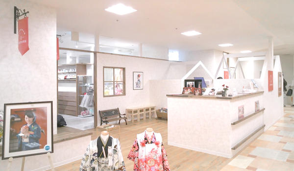武蔵野創寫舘 マルイファミリー志木店 総合写真館の内装・外装画像