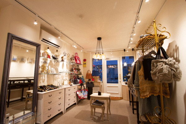 Accessories & Gallery Rosie