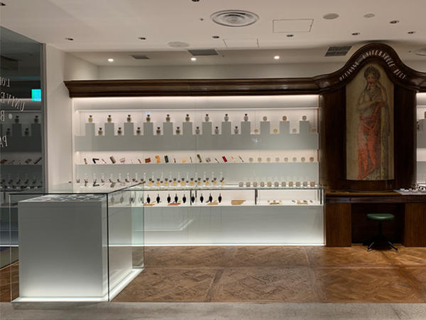 OFFICINE UNIVERSELL BULY NEWMAN新宿店