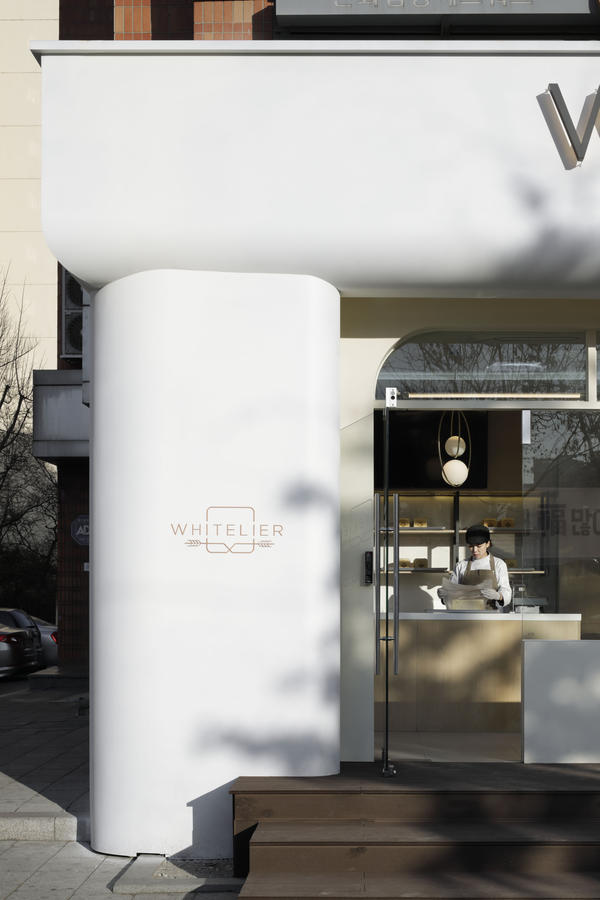 WHITELIER