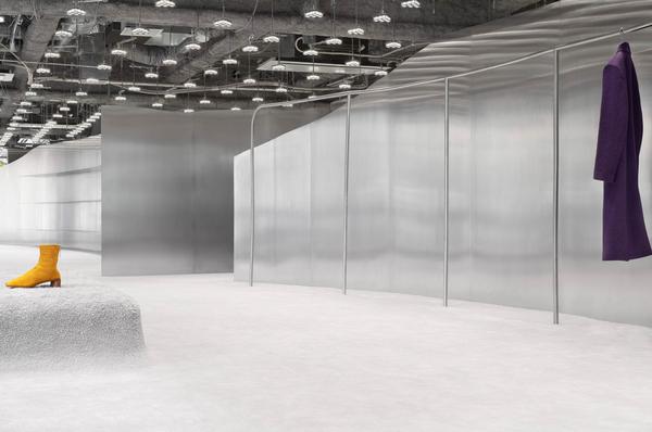 Acne Studios ブティックの内装・外観画像