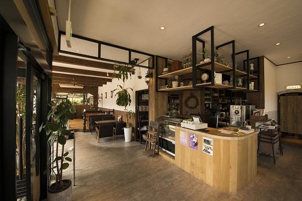 GOOD LIVING & GOOD COFFEE