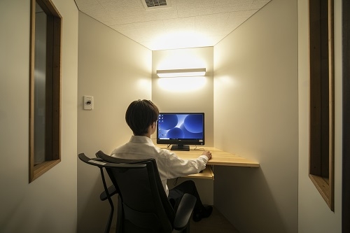 IT Office (一部上場企業)