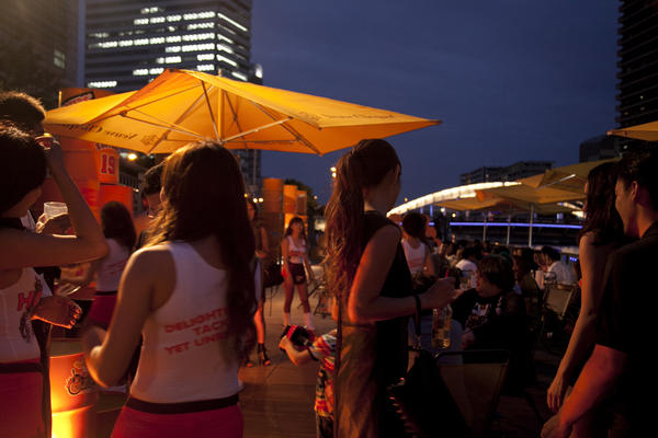 HOOTERS nakanoshima banks