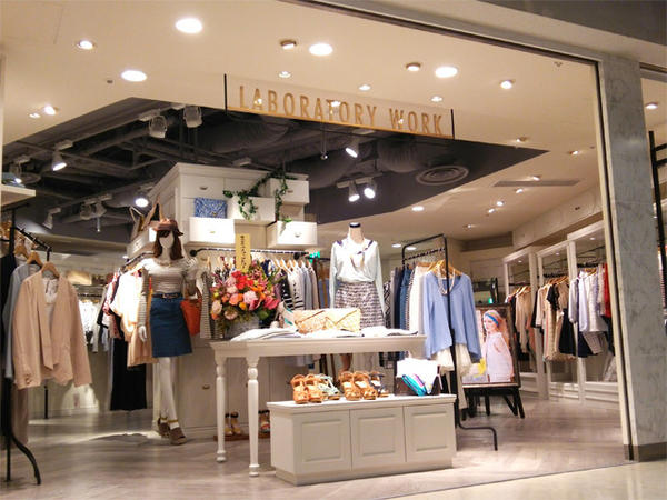 Laboratory Work Hep Five店 ｊｒ梅田駅 店舗デザイン Com