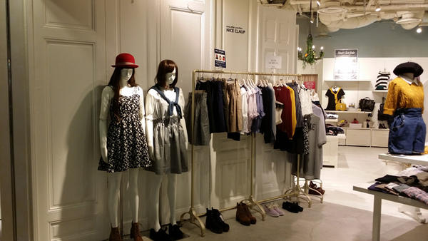 Nice Claup One After Another Hepナビオ店 物販店舗 梅田 店舗デザイン Com