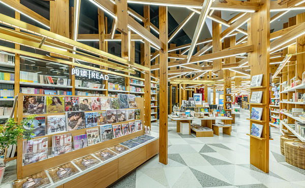 RELAY Book 旗艦店 上海虹橋空港