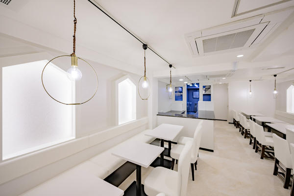 和SHAGHF CAFE