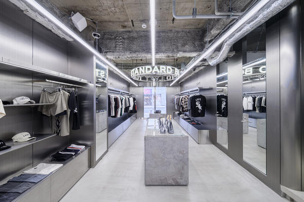 LÝFT SHIBUYA STORE