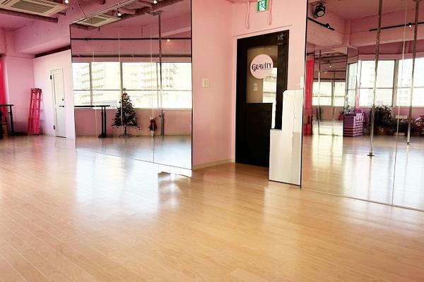 GRAVITY POLE DANCE STUDIO