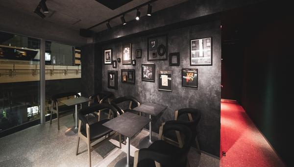 Bar 163