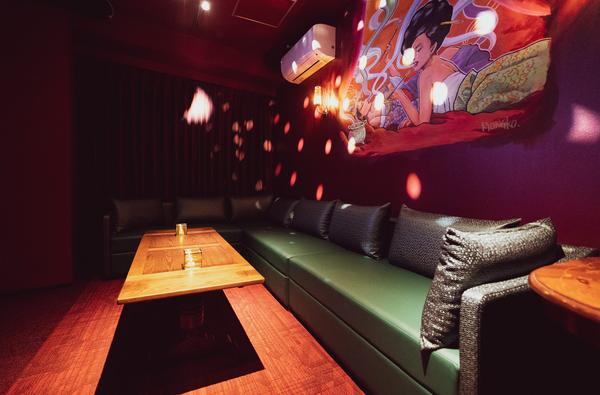 Bar 163
