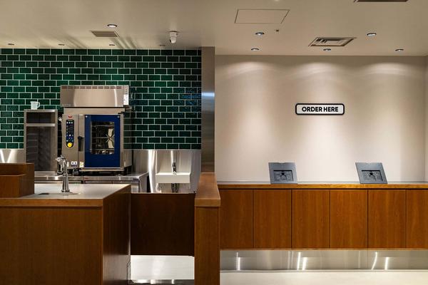 CRISP SALAD WORKS 日比谷国際ビル店