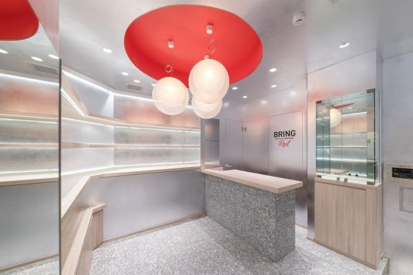 BRING:RED 新宿東口店