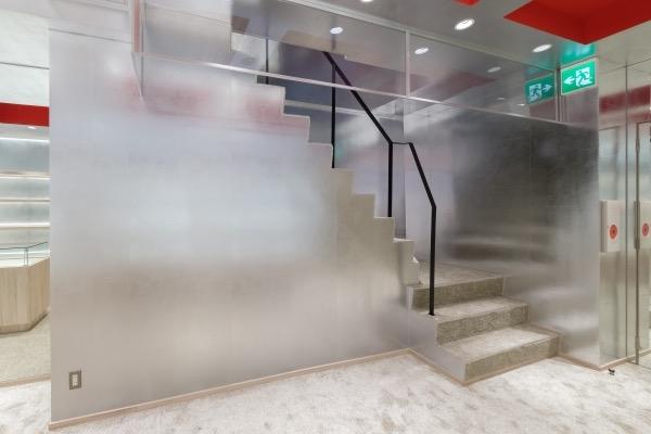 BRING:RED 新宿東口店